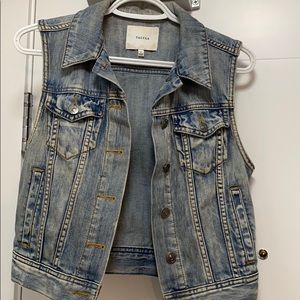 Jean sleeveless vest